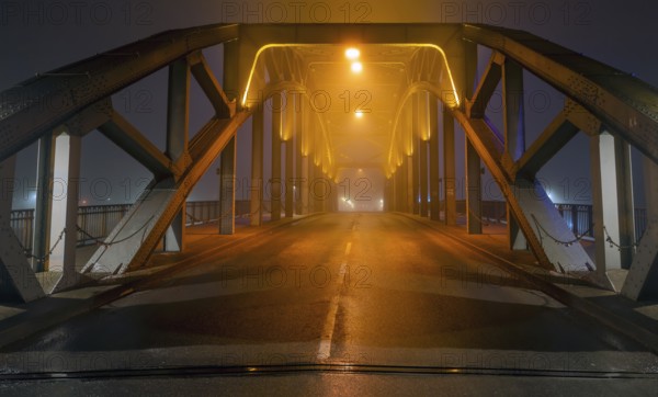 Weserbrücke Nacht fog Rinteln Germany