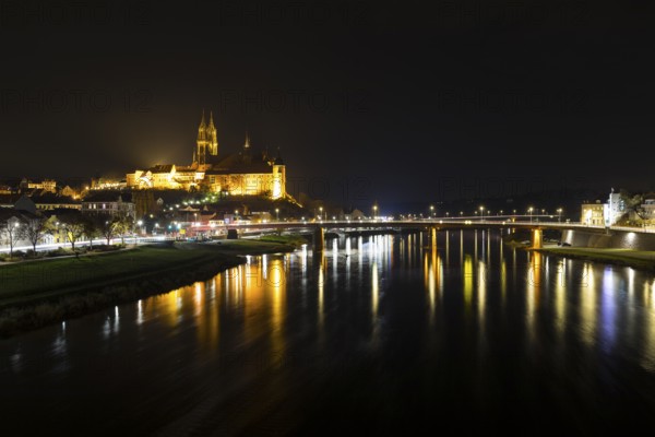City view with Albrechtsburg, cathedral, Elbe and old Elbe bridge at night, Meissen, Saxony,