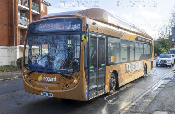 Single-decker Scania K270UB ADL Enviro300SG, Leopard bus service 3 Reading Station, Reading,