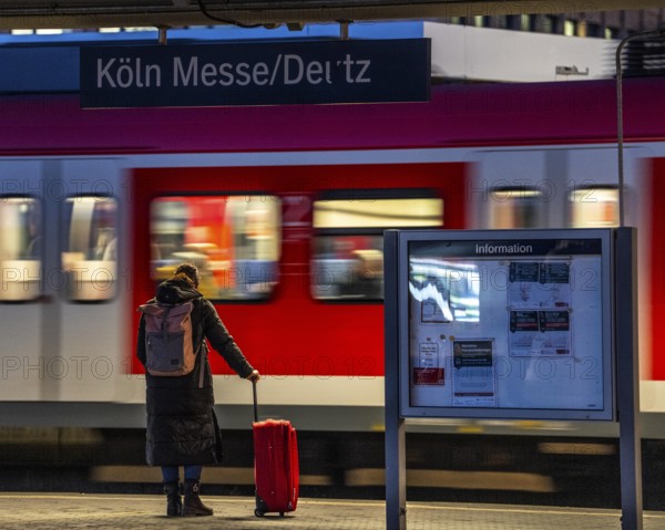 Passengers on the platform, S-Bahn train, Cologne-Messe/Deutz station, 2nd largest train station in