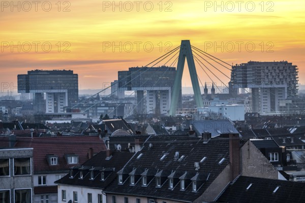 View over the city center of Cologne, residential buildings in Cologne-Deutz in front, pillar of