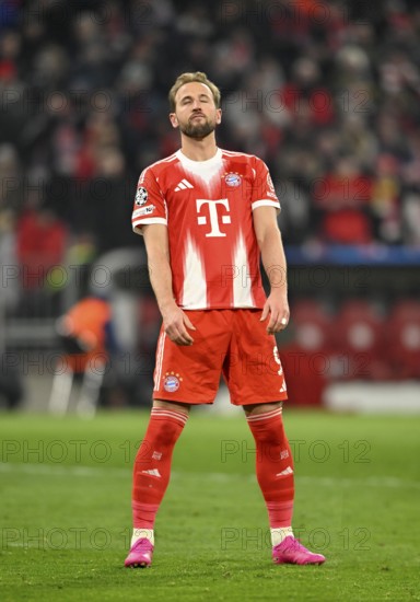 Harry Kane FC Bayern Munich FCB (09) disappointed after missing penalty, penalty kick, Football