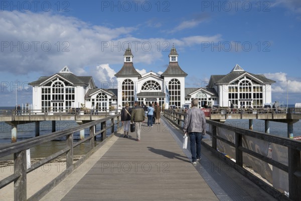 Restaurant on the pier, people on the pier, view from the jetty, Sellin, Baltic resort, Rügen