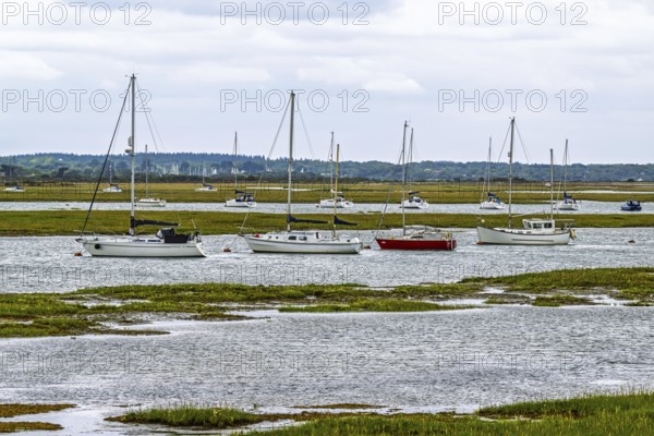Boats over Hurst Point Lighthouse and Hurst Castle, Hurst Spit, Milford on Sea, Lymington,