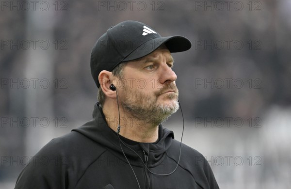 Coach coach Steffen Baumgart 1. FC Union Berlin FCU portrait MHPArena, MHP Arena Stuttgart,