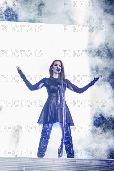 Simone Simons, singer of Epica, live on Arcane Dimensions Tour 2026 at Munich's Zenith on 17.01