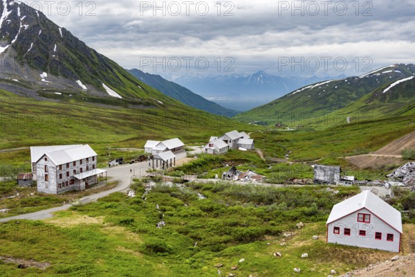 Building of the former Gold Mine Independence Mine in mountainous landscape, Independence Mine
