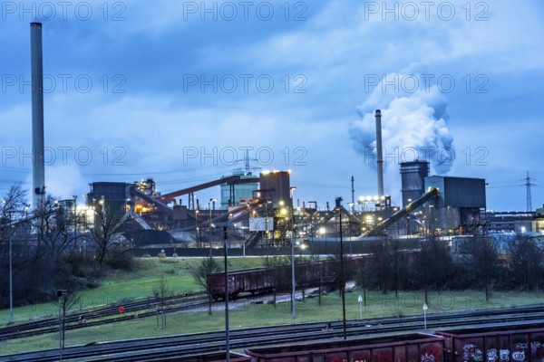 Hüttenwerke Krupp-Mannesmann, HKM in Duisburg, coking plant, fire tower with fire cloud,