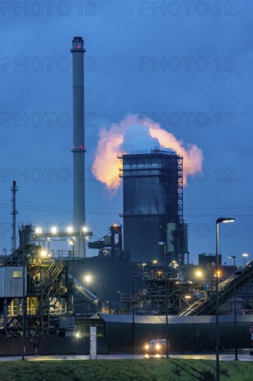 Hüttenwerke Krupp-Mannesmann, HKM in Duisburg, coking plant, fire tower with fire cloud,