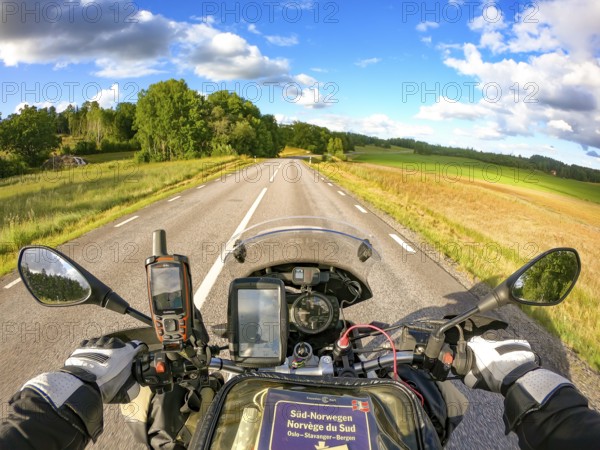 Stjärnhov, Södermanlands län, Sweden, BMW G 650 GS Sertao Enduro motorcyclist on an open country