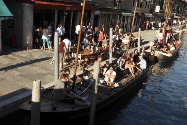 Bàcaria Al Timon, small pub, here you drink wine or spritz and eat the cicchetti Veneziani, tapas,