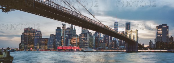 Brooklyn Bridge and Manhattan skyline at sunset, Old Pier 1, Brooklyn Bridge Park, Brooklyn, New