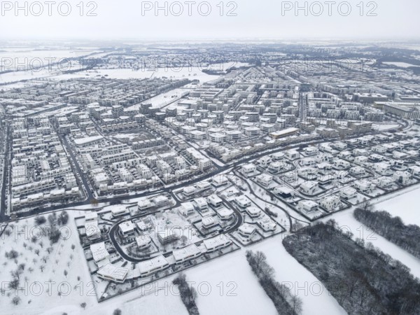 The Riedberg district of Frankfurt and the surrounding area are covered with snow, Riedberg,