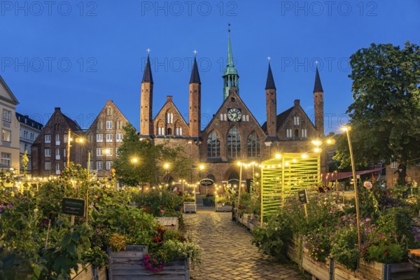 Bürgergärten am Geibelplatz and Heiligen-Geist-Hospital at dusk, Hanseatic City of Lübeck,