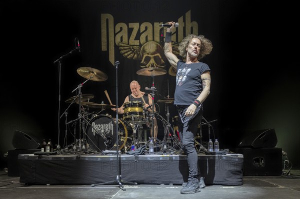 Carl Sentance, singer, NAZARETH, hard rock band, UK, Bending The Rules 2025 tour, live, 17.12.2025,