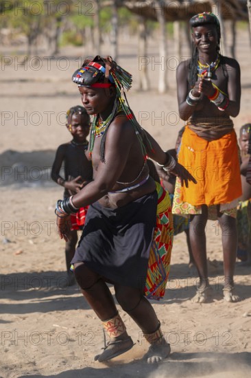 Traditional dance, brightly decorated woman of the Hakaona tribe, also Havakona or Hakawona, near