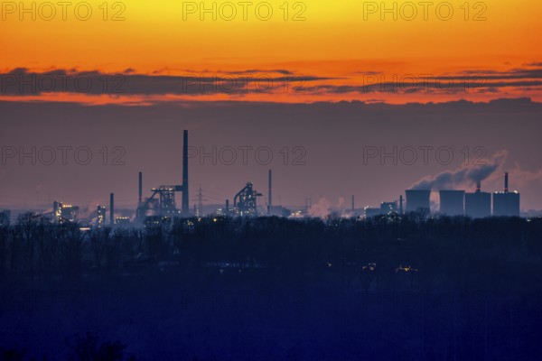 Die Hüttenwerk Krupp-Mannesmann, HKM, blast furnaces, coking plant and cooling towers gas power