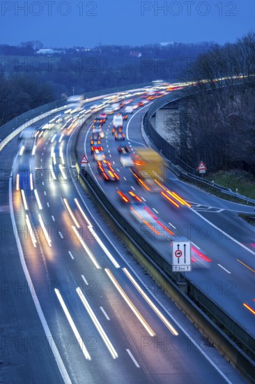 Evening traffic on the A52 motorway, between Düsseldorf and Essen, at the Ruhr Valley Bridge,