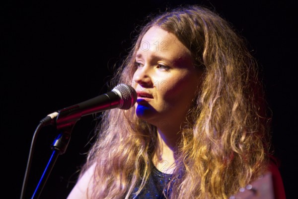 Magda NOVELS, concert as part of the record release tour for the album Vol.1 Shadow Work at