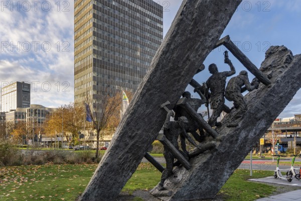 Downtown Essen, Miners' Monument Steile Lagerung, am Europaplatz, high-rise office buildings, at