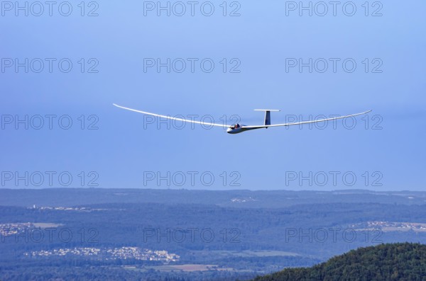 A Schempp-Hirth Nimbus 4M motor glider, D-KAOL registration, during a screening as part of an air