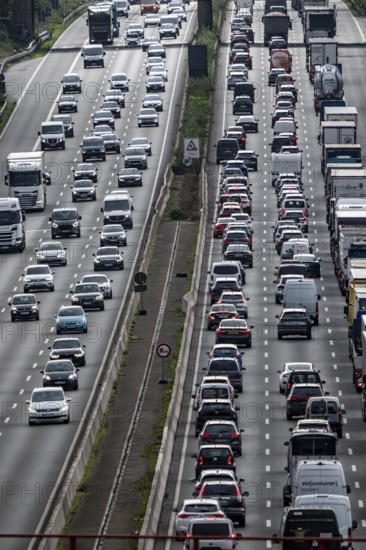 Traffic jam on the A3 motorway between the Hilden junction and the Mettmann junction, view to the