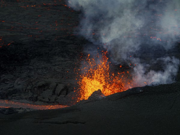 Lava, volcanic eruption, volcano, ash cloud, aerial view, Sundhnúkur crater chain, July 2025,