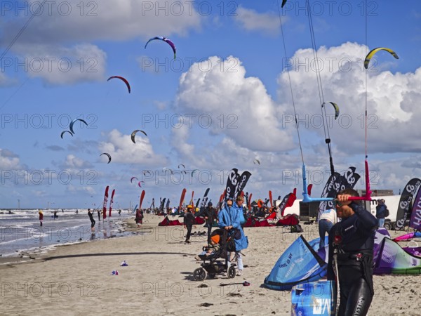 California kitesurfing Masters 2025, kitesurfing on the North Sea beach on the edge of the UNESCO