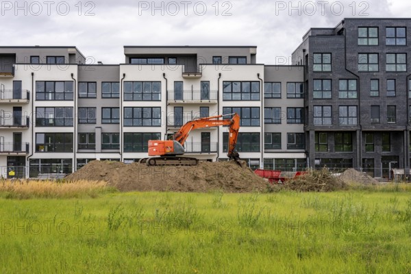 Shell construction, shortly in front of completion of a residential building, new Graf Bismarck