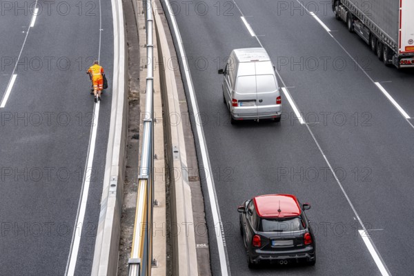 Rehabilitation of the A52 motorway near Essen, an 8 km long section between the Essen-Kettwig