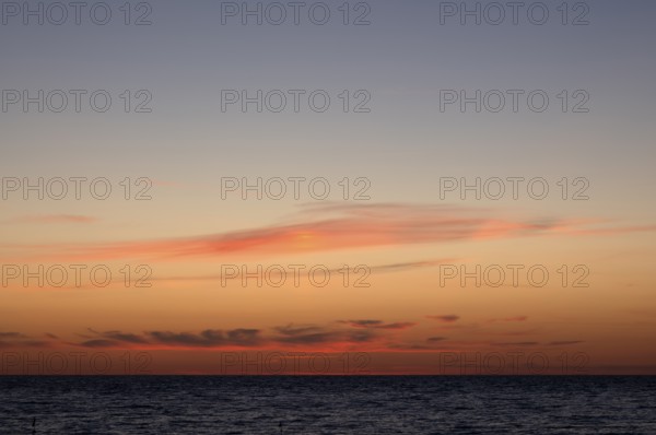 Sunset by the sea, North Sea, English Channel, Étretat, evening mood, atmospheric, Normandy,