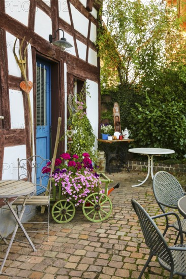 Kässtadel, KäStadel, on the lake, cheese shop with bistro, cheese shop, delicatessen, café,
