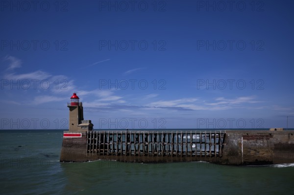 Sea, lighthouse Feu de la jetée Sud, lighthouse, red, harbour entrance, pier, Fécamp, Normandy,