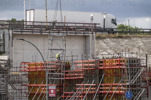 Rhine bridge Duisburg-Neuenkamp, motorway A40, start of construction of the second bridge, bridge