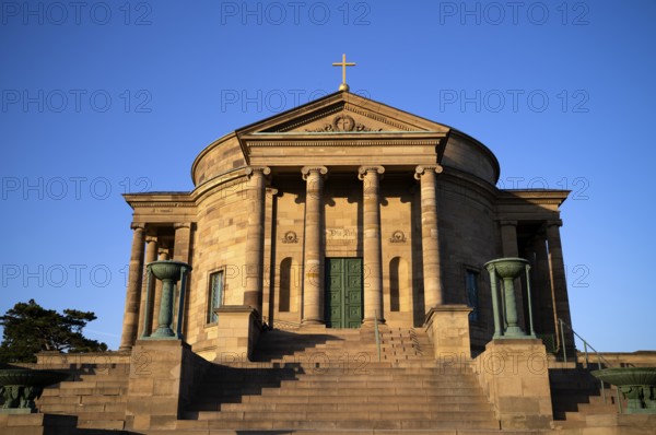 Funerary chapel with inscription DIE LIEBE HÖRET NIMMER AUF on the Württemberg, burial place for