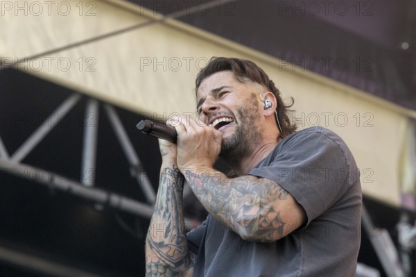 M. Shadows, (Matthew Charles Sanders), singer, frontman, Avenged Sevenfold, progressive metal band,