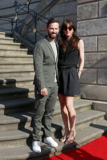 Franz Dinda and Elise Dinda arriving for Charles Gounod's Roméo et Juliette after William