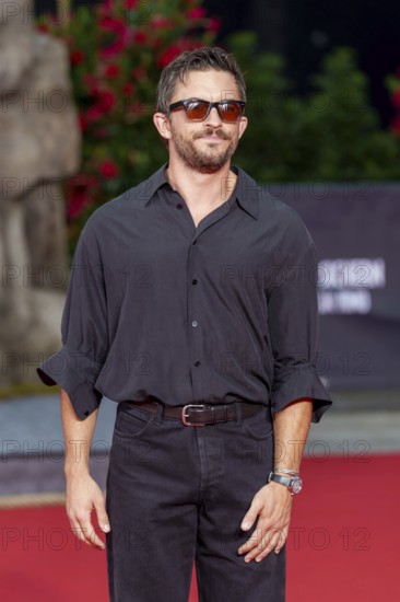 Jonathan Bailey at the German premiere of the adventure film Jurassic World, the rebirth at