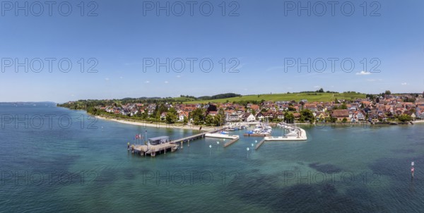 Luftbild, Panorama von der Bodenseegemeinde Hagnau, Winzerdorf und beliebter Ferienort am Bodensee,