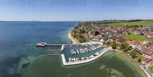 Luftbild, Panorama von der Bodenseegemeinde Hagnau, Winzerdorf und beliebter Ferienort am Bodensee,