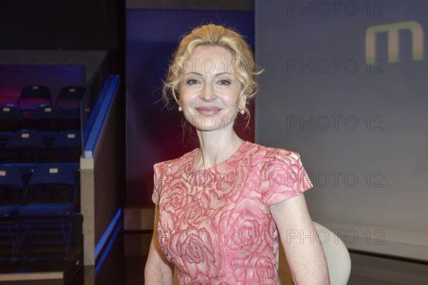 Sandra Navidi (USA expert and author), on the ARD talk show maischberger in the Berlin Adlershof