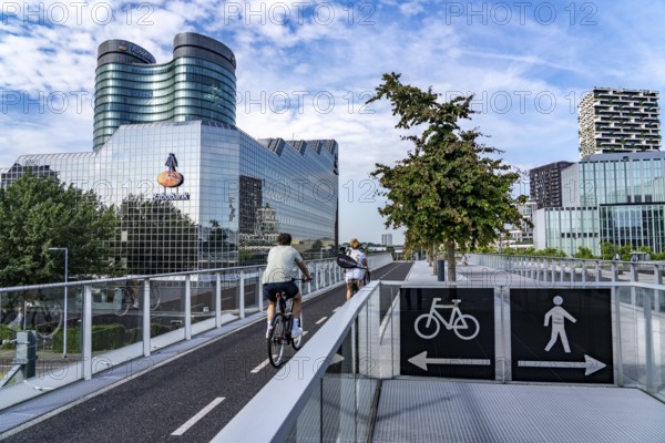 The Moreelsebrug, pedestrian and cyclist bridge over the tracks of Utrecht Centraal, Central