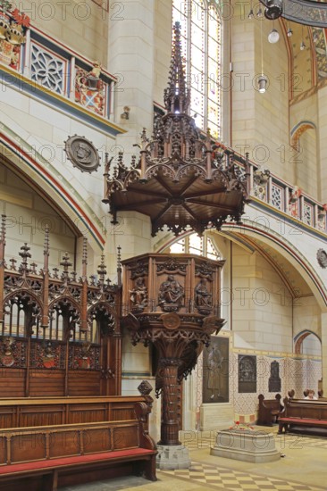 Pulpit with pulpit cover and wood carving, interior view, UNESCO, arts and crafts, pulpit bonnet,