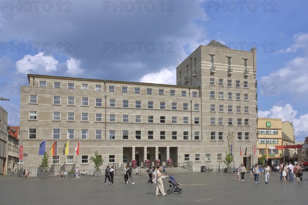 Ratshof built in 1929, pedestrian zone, pedestrian, market square, Halle an der Saale,
