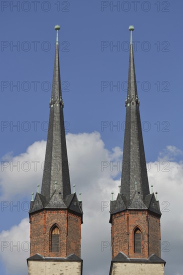 Twin towers of the late Gothic Market Church of Our Lady, Renaissance, landmark, Hallplatz, Halle