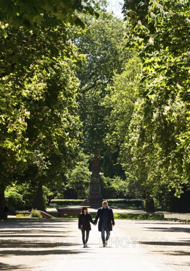 Fountain avenue in the spa gardens of Bad Homburg vor der Höhe, Hesse, Germany