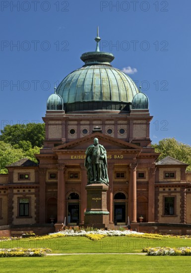 Kaiser-Wilhelms-Bad with monument to Kaiser Wilhelm I in the spa gardens of Bad Homburg vor der