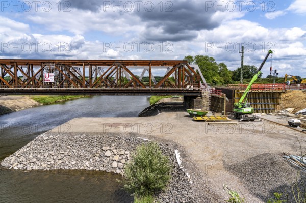 Reconstruction, extension of the Emmerich-Oberhausen railway line, three tracks, including 47 new