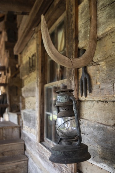 Clinton, Tennessee - The Museum of Appalachia, a collection of pioneer buildings and artifacts