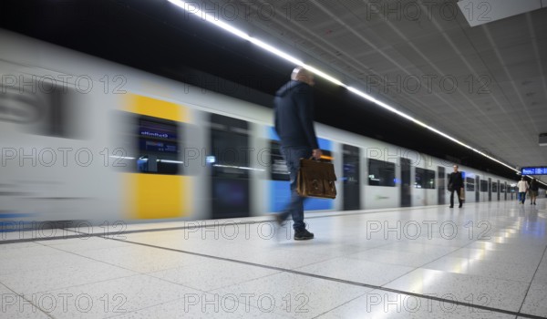 Underground suburban train, train, Generation 2025, platform, stop, Stadtmitte station, public
